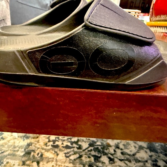 WOMEN'S OOAHH SPORT FLEX
SANDAL - MATTE BLACK
Size EU 38 
Purchased 11/24 No box - Picture 6 of 7